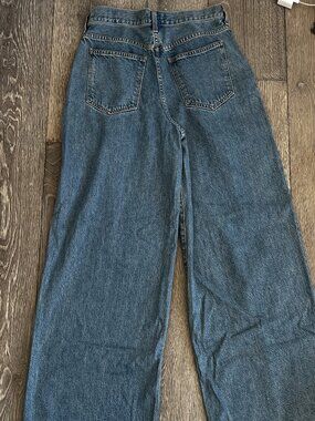 Baggy blue jeans 💙
